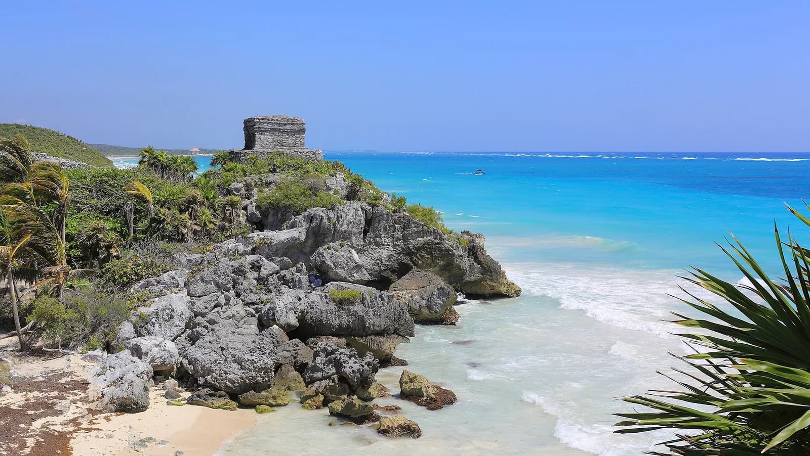 Ruinas de Tulum frente al mar Caribe